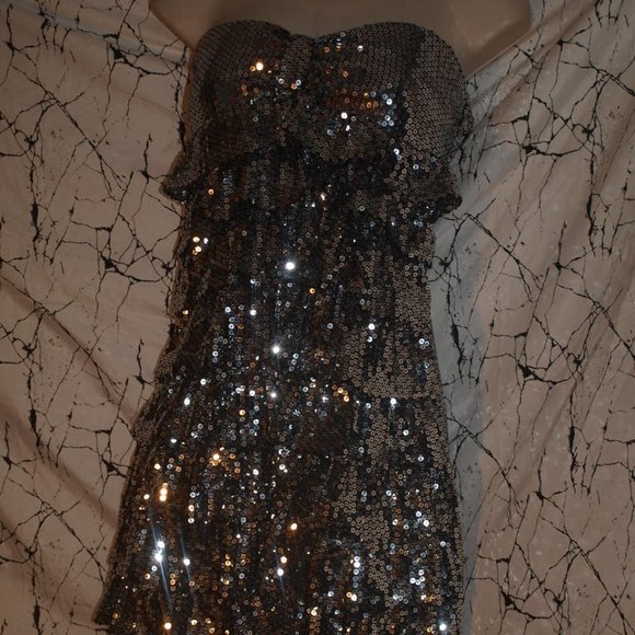 Short Silver Party DRESS BY RACHAEL&CHLOE SIZE S USED FOR PHOTO SHOOT - Picture 1 of 3